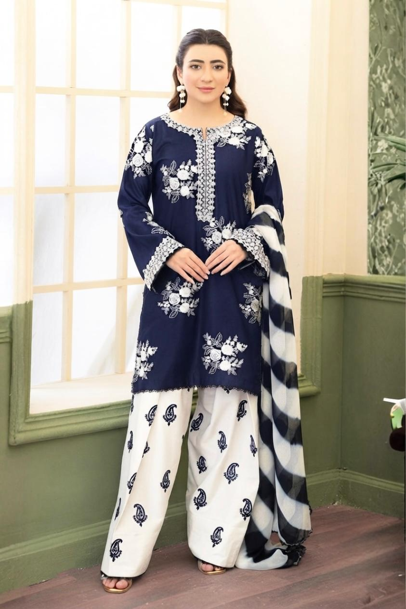 03-Piece Printed Lawn Suit With Printed Dupatta | Ready To Wear