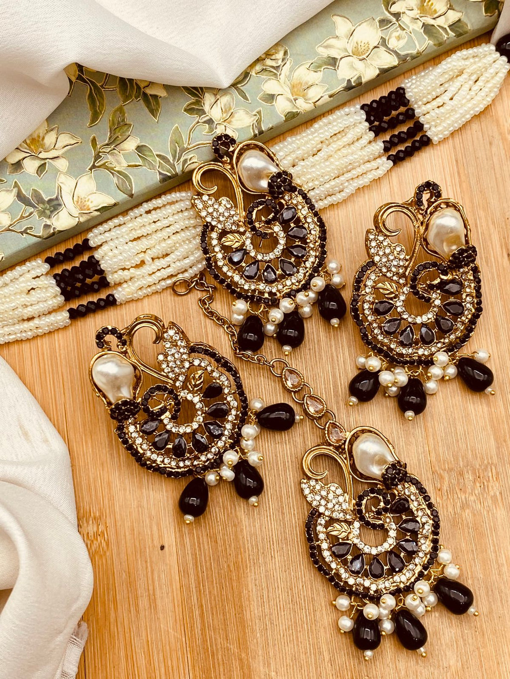 Elegant Turkish Pearl Choker Set